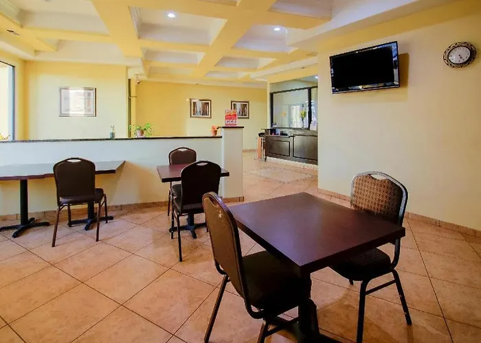 Chocowinity Hotels