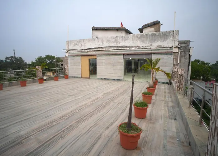Hotel Sapphire Inn