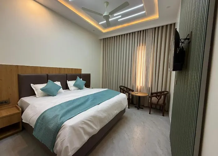 Hotel Kanta Kuteer Barsana