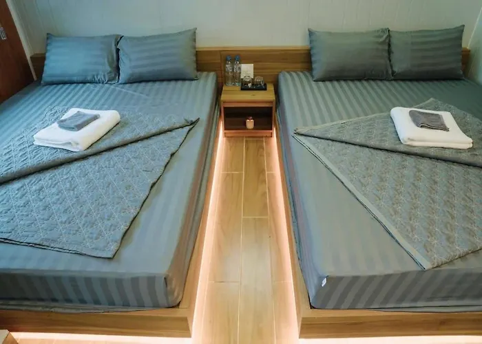 Homestay Thanh Nam - Sat Bai Bien Quan Lan