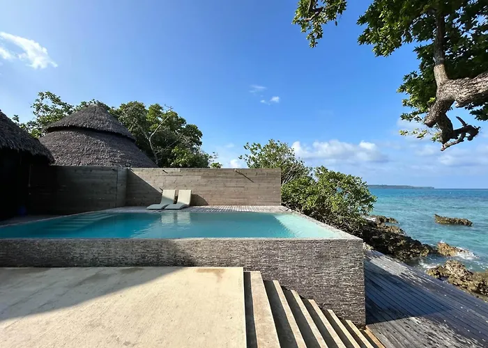 Espiritu Santo Island Hotels