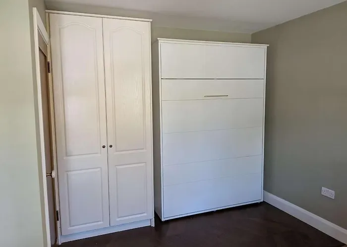 Bolishka Whispers, Spacious Bright Studio Accom