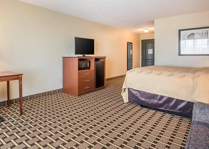East Troy Hotels