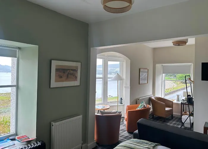 The Rhu Inn