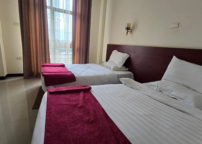 Yiganda Hotel, Safari Tours