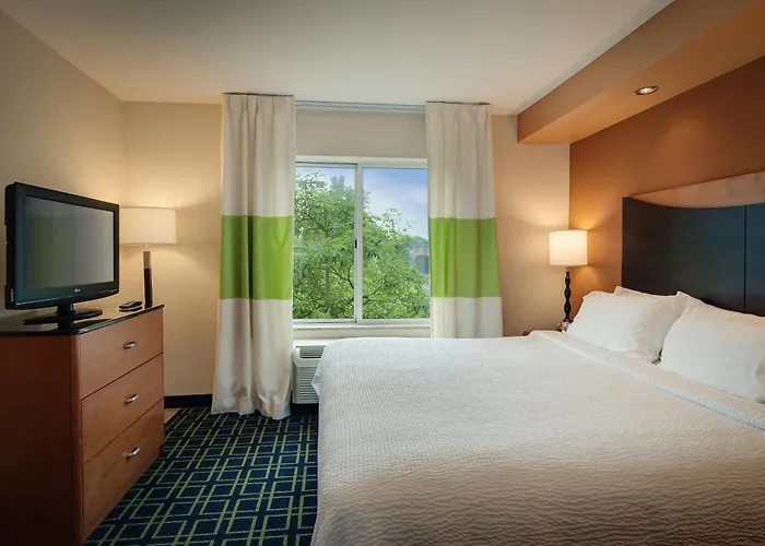 Auburn Hotels