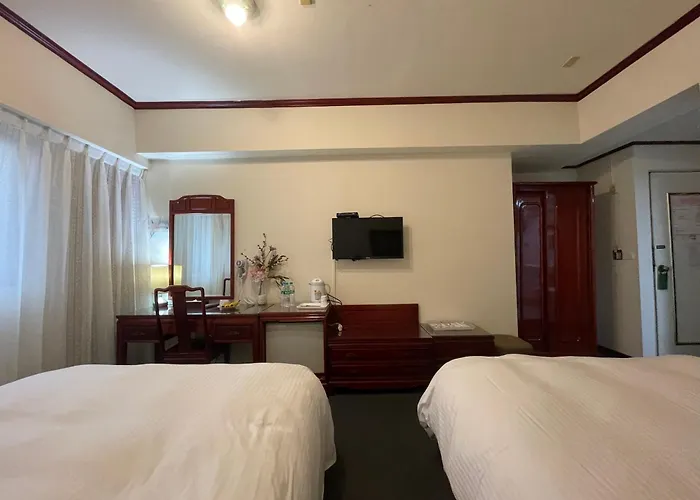 River Hotel