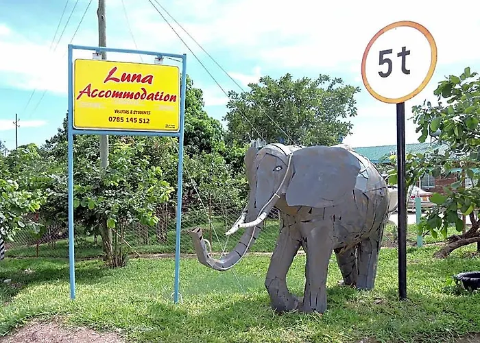 Luna Lodge