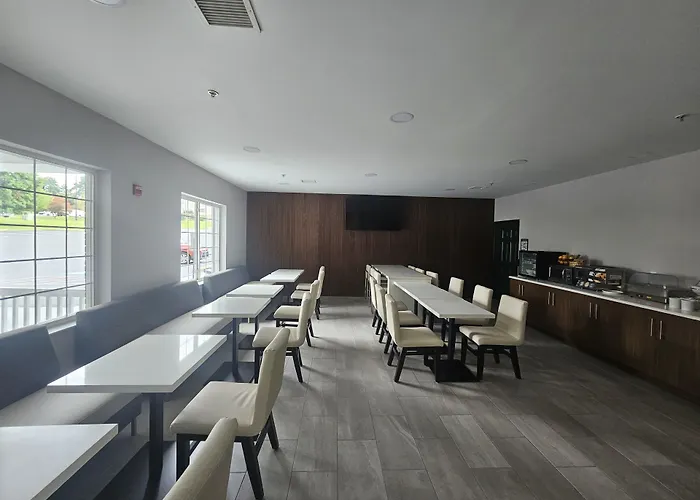 Youngstown Hotels