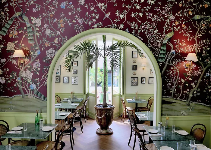 Pau Hotels