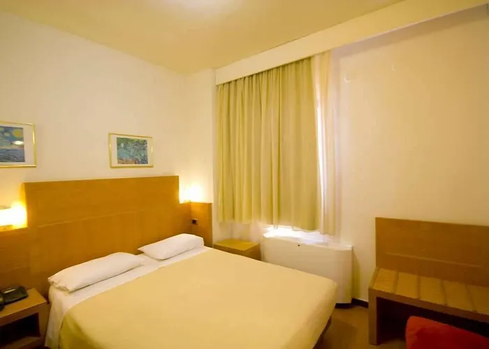 Diana Hotel