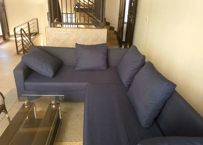 Discovery Courts Hotel
