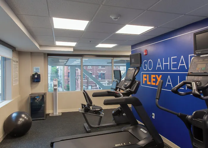 New Rochelle Hotels