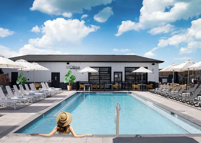 Colonial Hotel & Suites