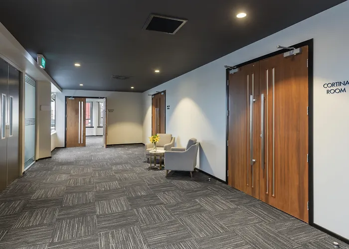Oaks Wellington Hotel