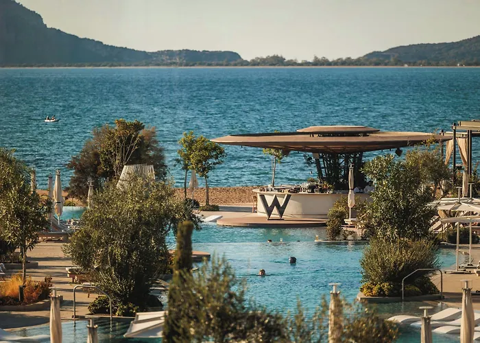W Costa Navarino (Adults Only)