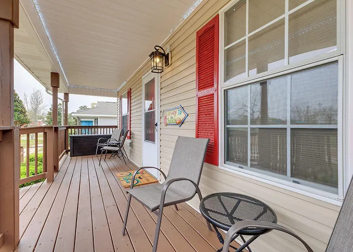 Charming Biloxi Vacation Rental Near Beach!