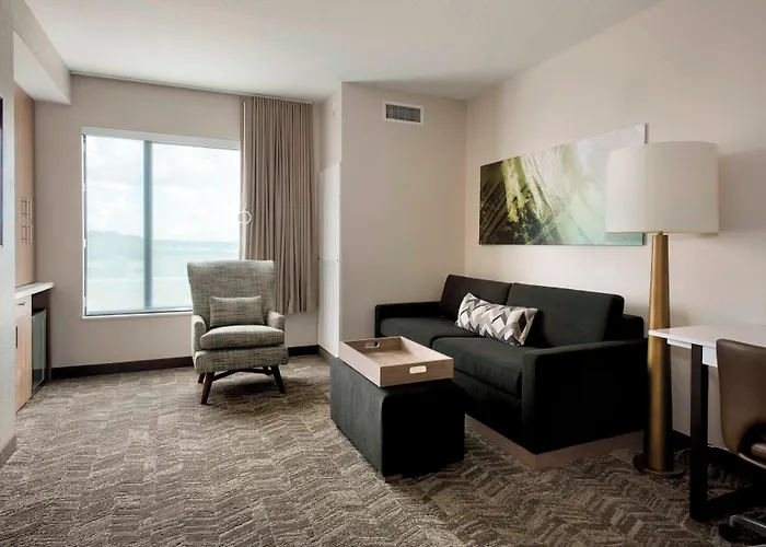 Land O' Lakes Hotels