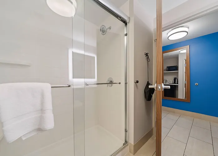 Holiday Inn Express & Suites Macon North By Ihg