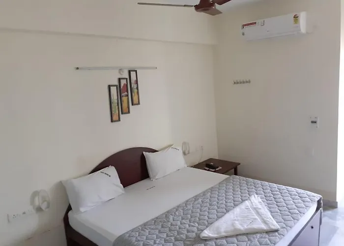 Hotel Paradise Inn