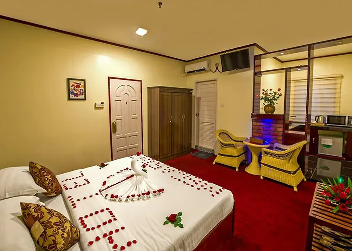 Hotel Mega Stars