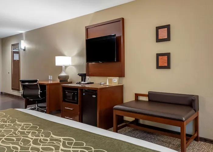 Comfort Inn & Suites Pittsburgh South