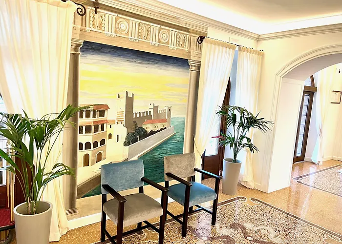 Hotels in Torri Del Benaco