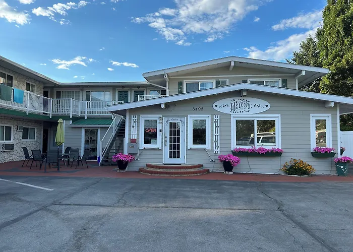 Penticton Beach hotels