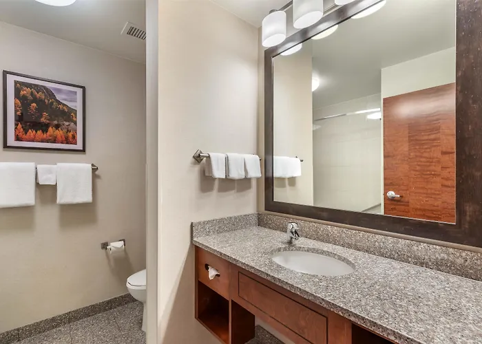 Black Hawk Hotels With Jacuzzi in Room