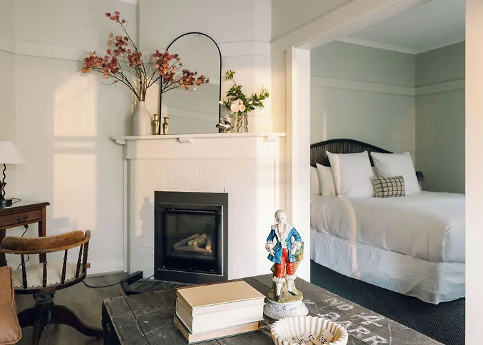 Bowral Hotels