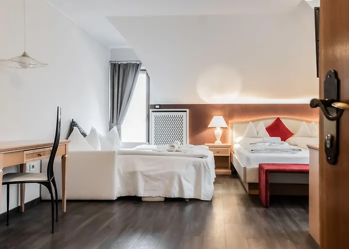 Hotels in Ora / Auer