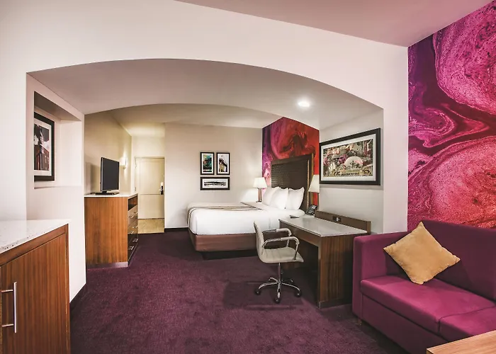 Chambersburg Hotels