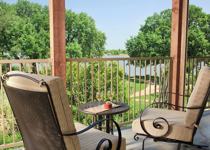 Granbury Beach hotels