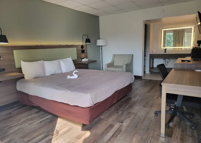 Perry Hotels