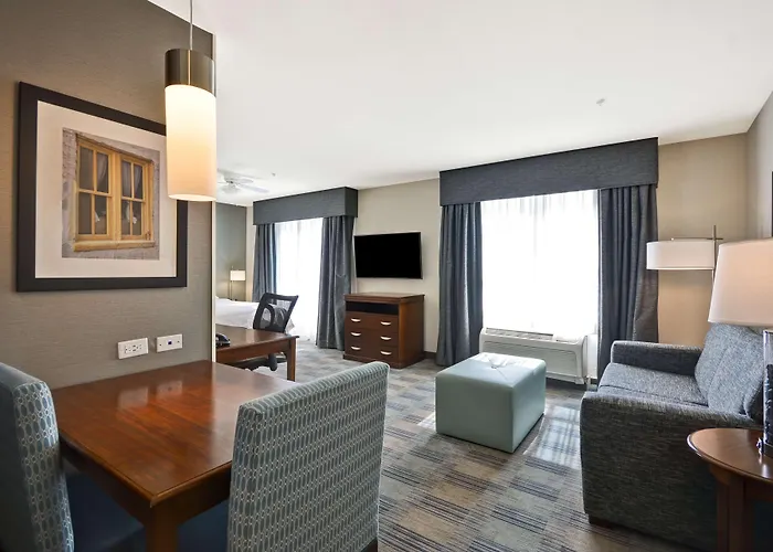 Wilmington Hotels With Jacuzzi in Room