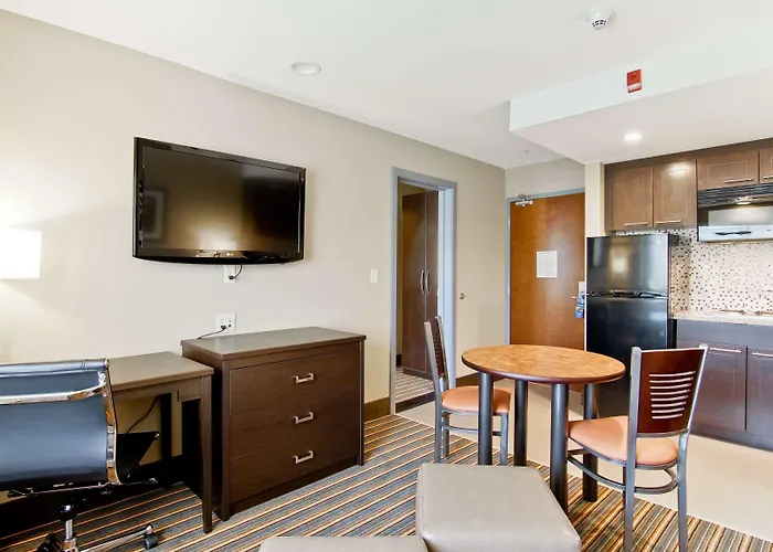 Best Western Plus Woodstock Inn & Suites