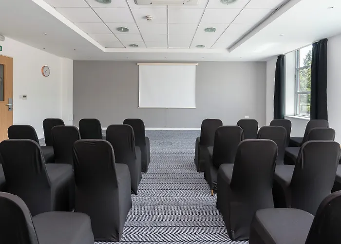 Holiday Inn Express Leigh - Sports Village By Ihg