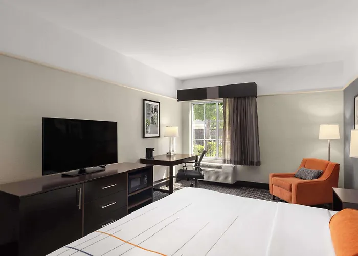 Stevenson Ranch Hotels