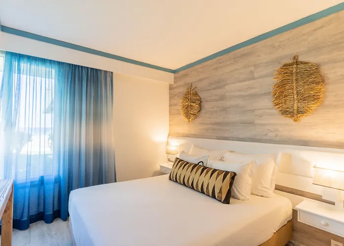 Vila Baleira Suites