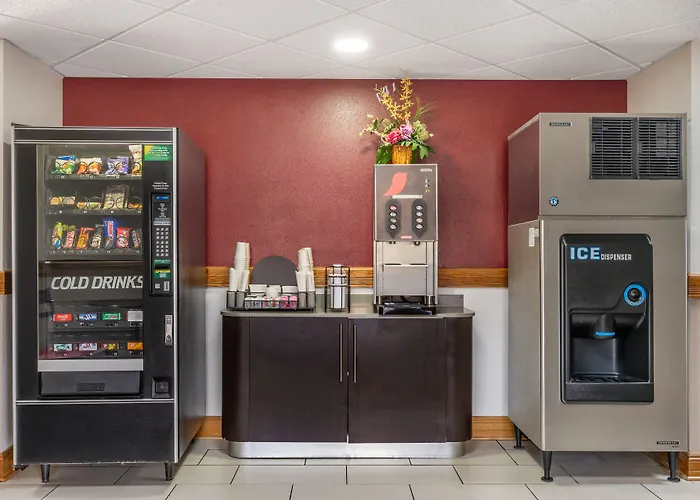 Cloverdale Hotels