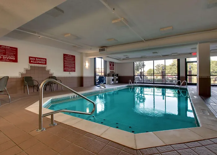 Evansville Hotels
