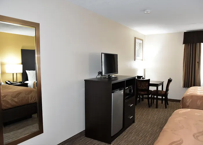 Quality Inn & Suites Metropolis I-24