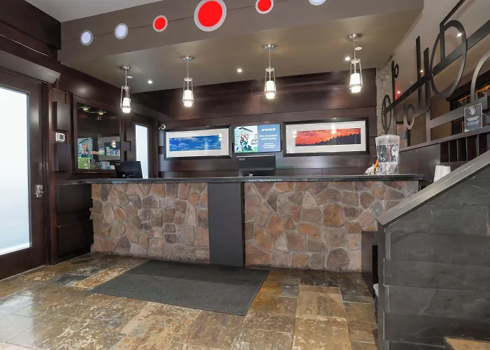 Castlegar Hotels