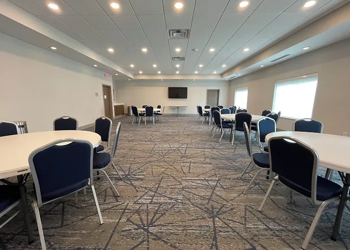 Muldrow Hotels