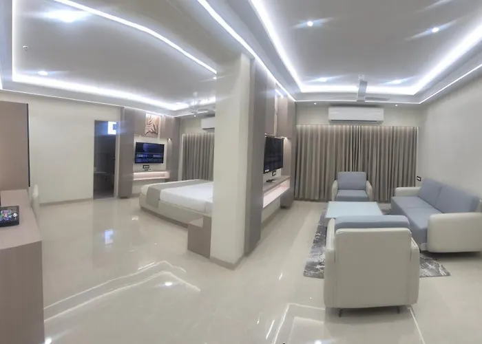 Surat Hotels