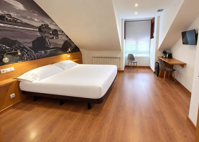 Luarca Hotels