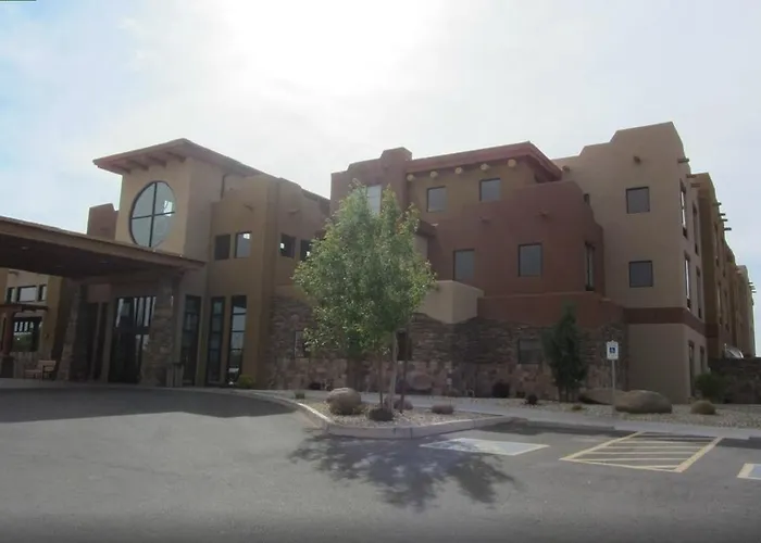 Moenkopi Legacy Inn & Suites