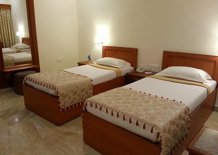 Paramount Inn