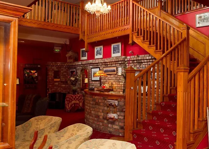 Lynhams Hotel