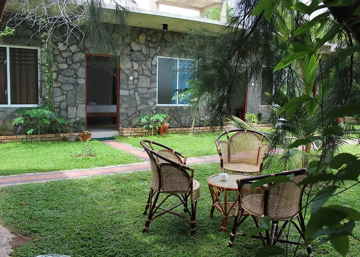 Airport Green Hotel